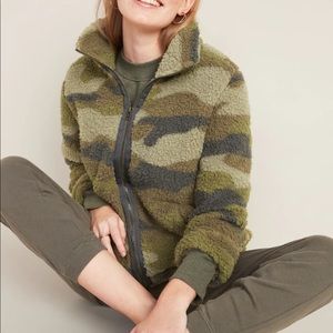 Old navy camo Sherpa Jacket